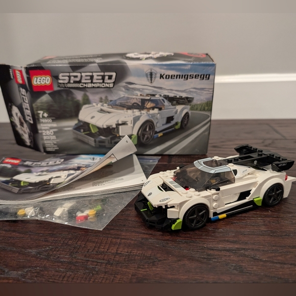LEGO Speed Champions Keonigsegg Jesko (76900) White and Black Race Car Lego Set - Picture 1 of 10